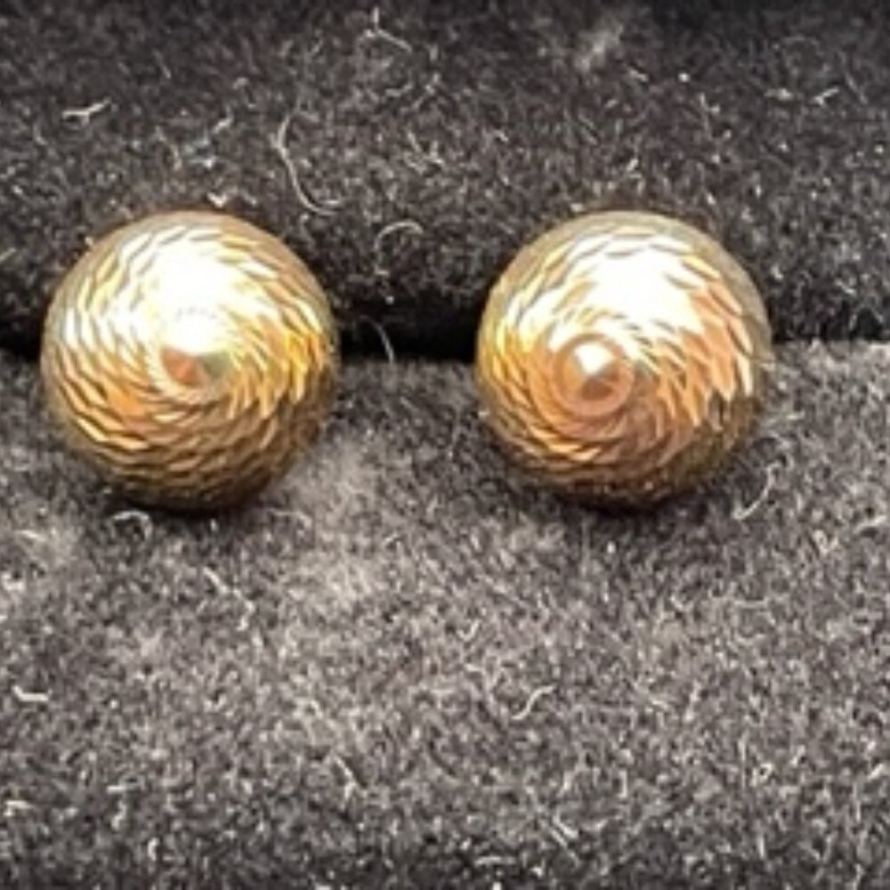 14K Gold stud earrings